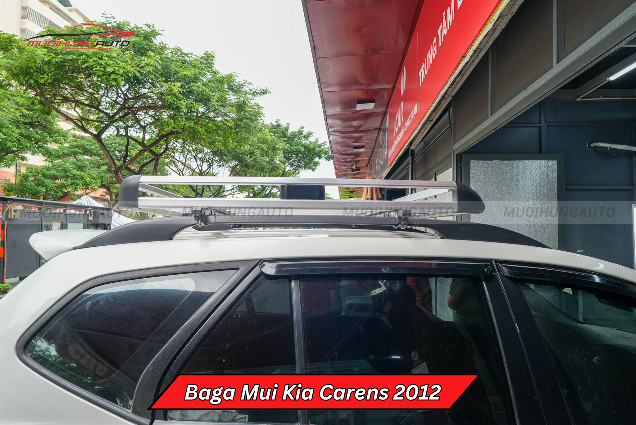 Baga mui ô tô Kia Carens 2012