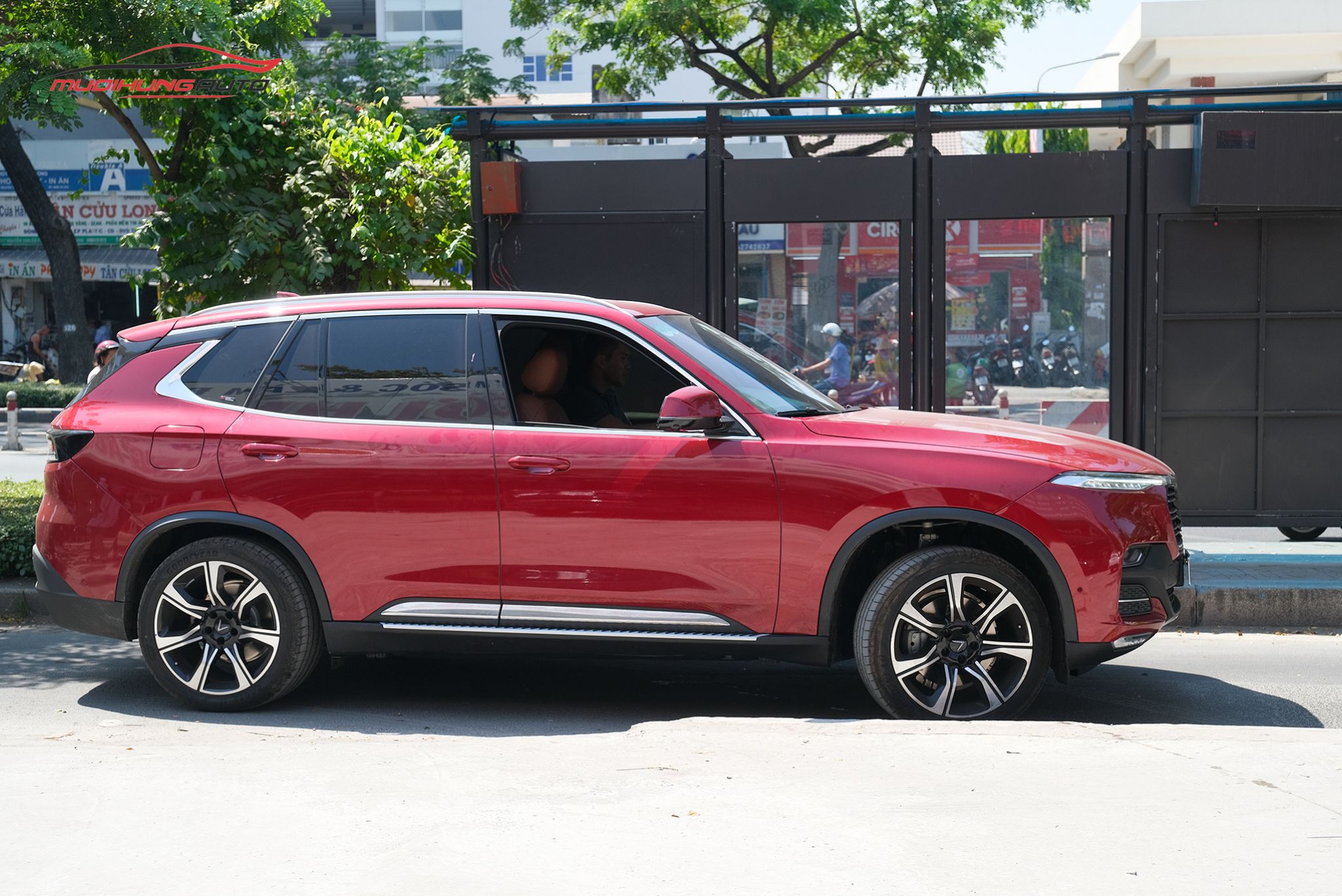 Bệ bước chân Vinfast Lux SA