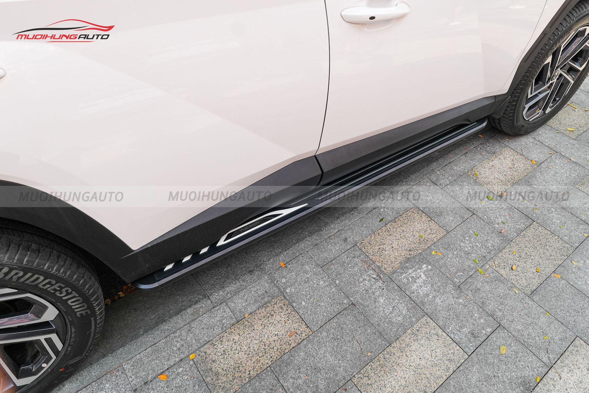 Bệ bước chân xe Hyundai Tucson 2024