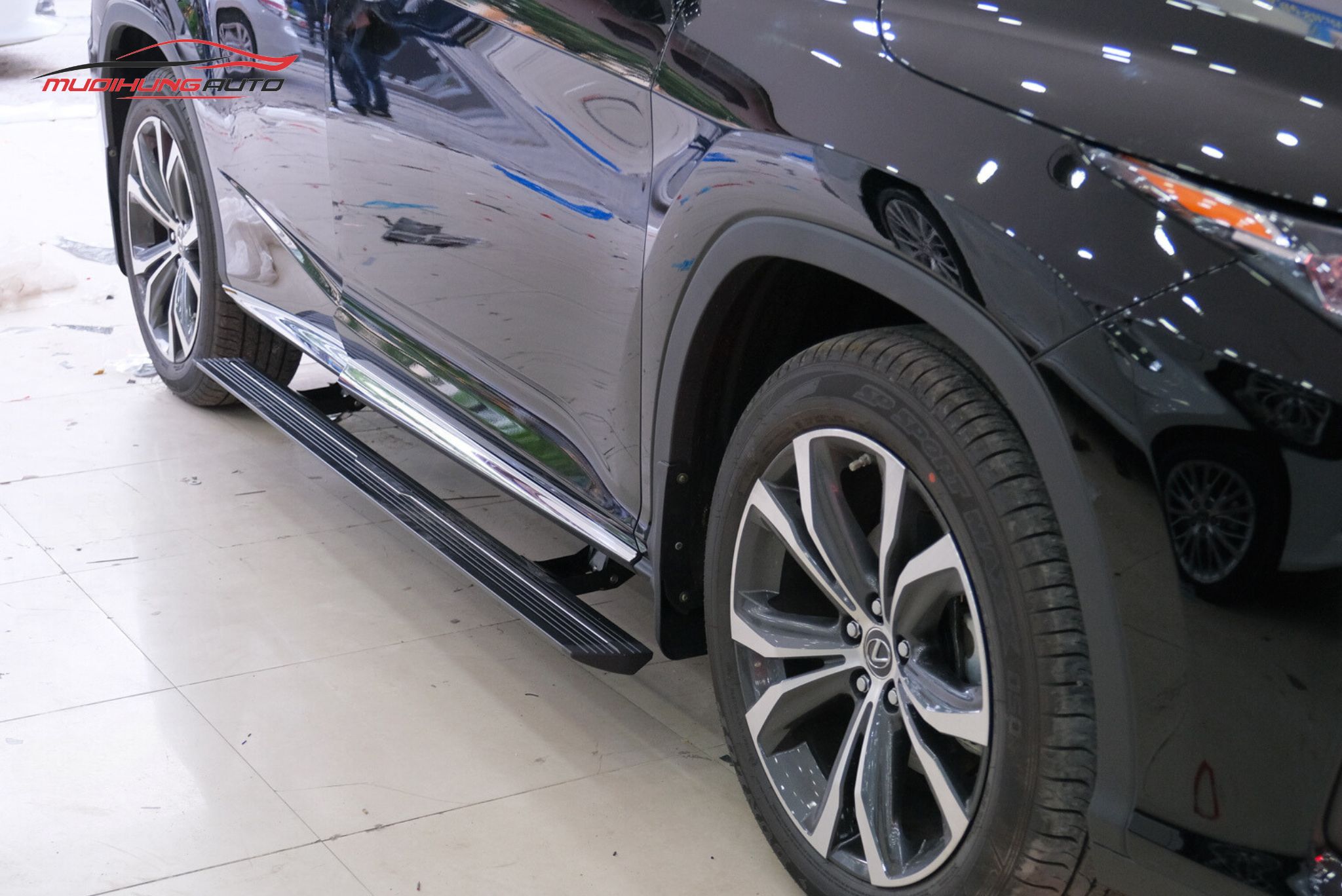 Bệ bước điện ô tô Lexus RX300