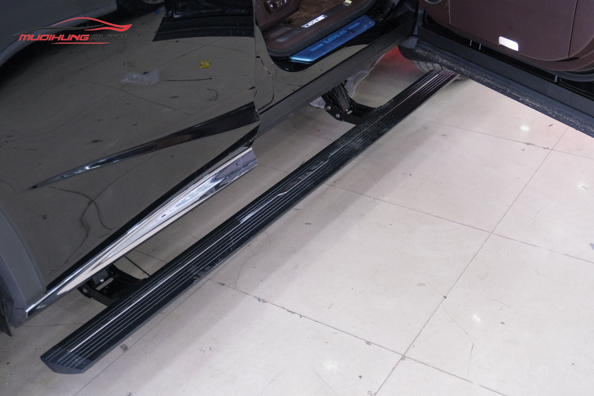 Bệ bước điện tự động Lexus RX300