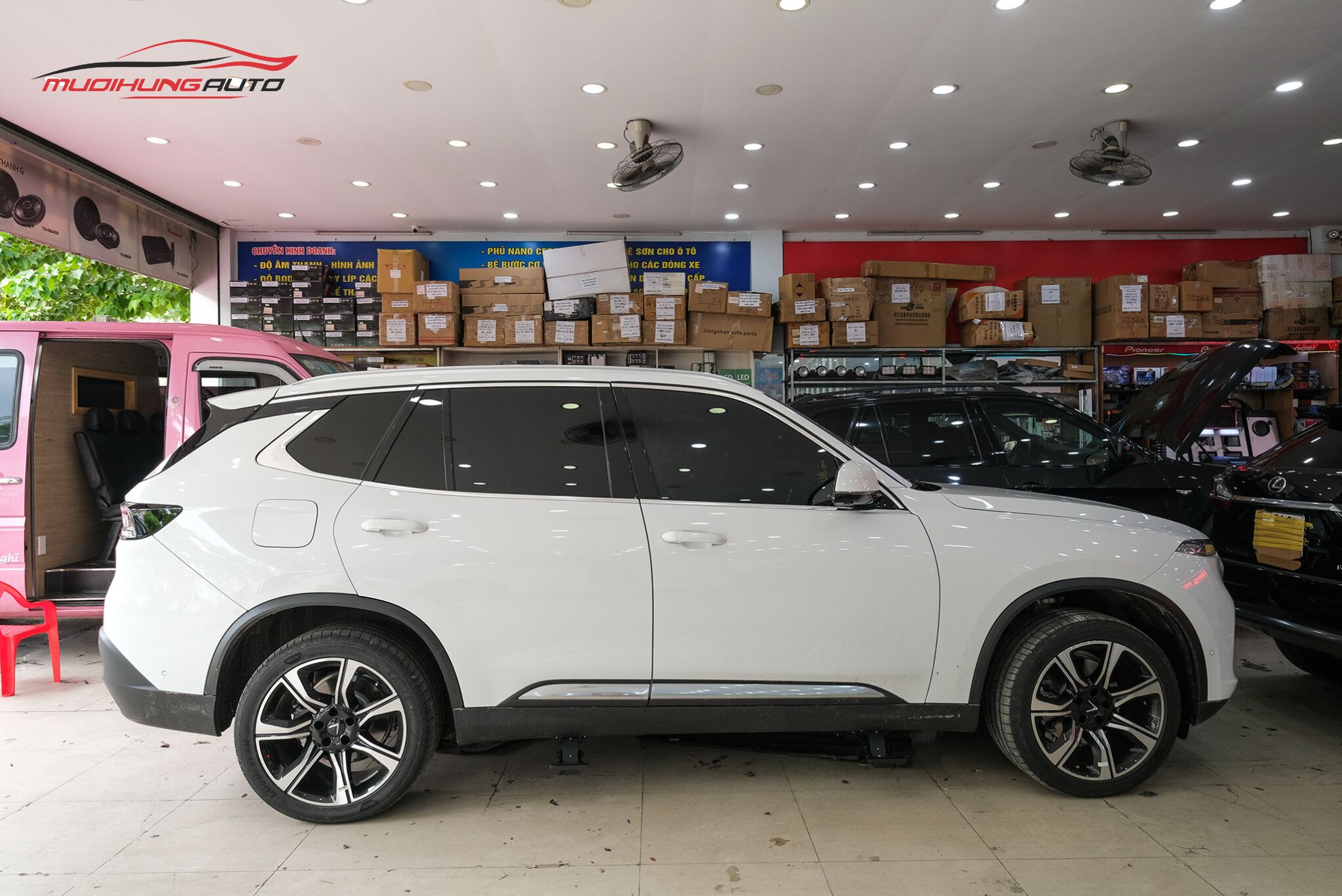 Bệ bước điện Vinfast LUX SA