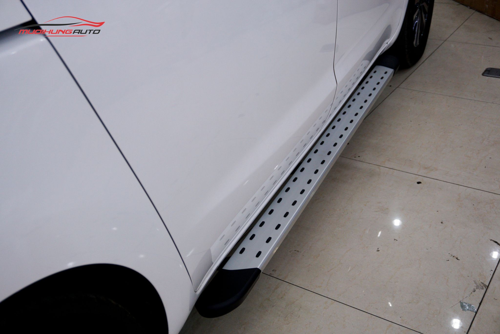 Bệ bước xe Kia Sedona