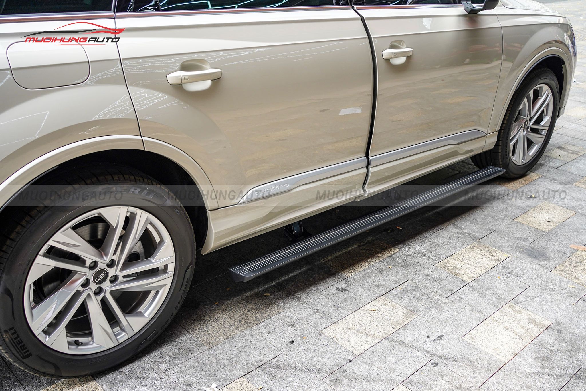 Bệ lên xuống Audi Q7 2024