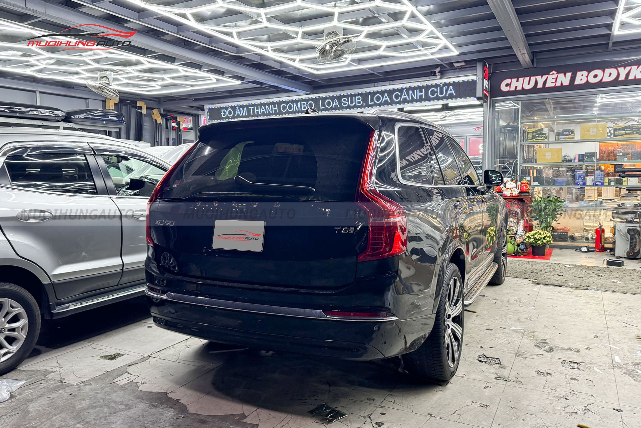 Bệ lên xuống Volvo XC90 2024