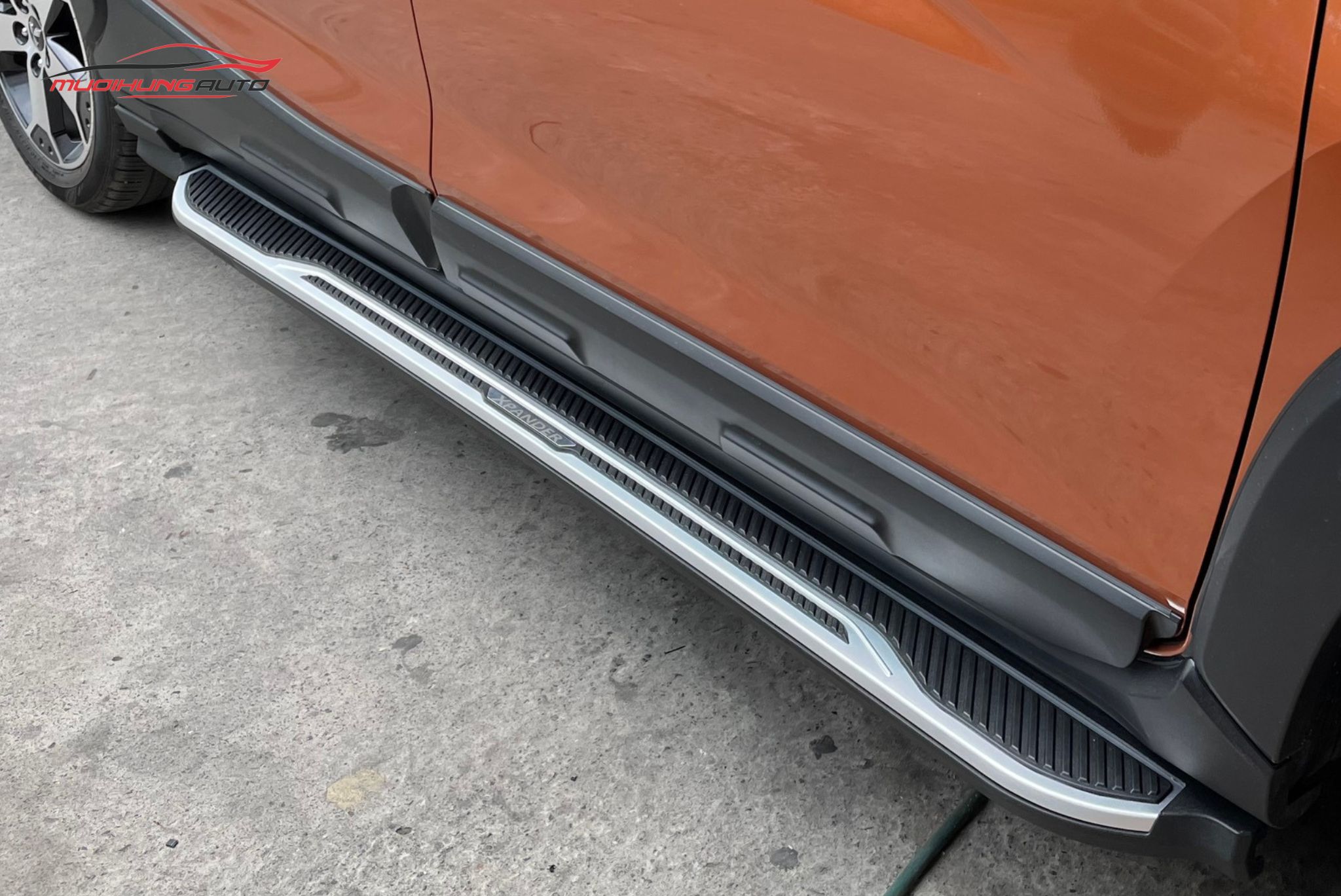 Bệ lên xuống xe Mitsubishi Xpander 2022