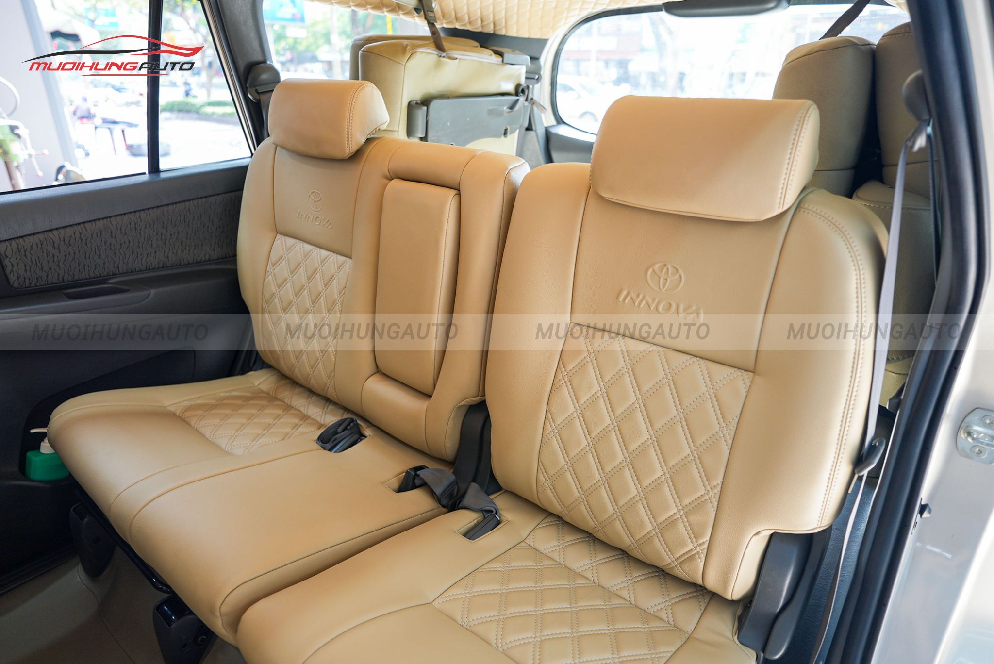 Bọc ghế da cho Toyota Innova 2013