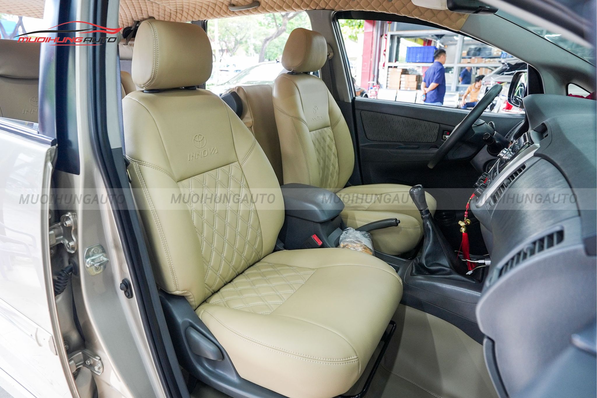 Bọc ghế da cho xe Toyota Innova 2013