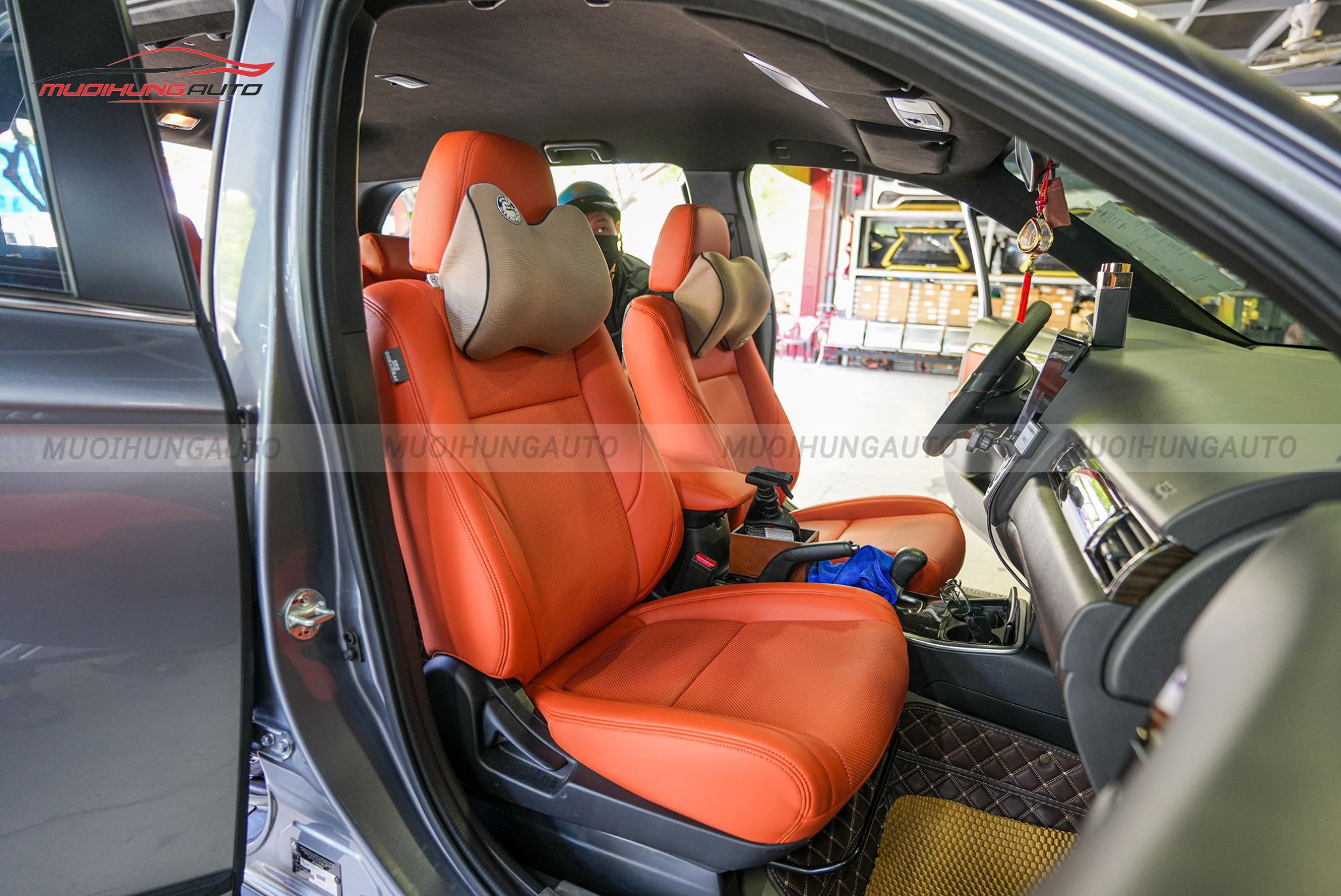 Bọc ghế da Mitsubishi Outlander