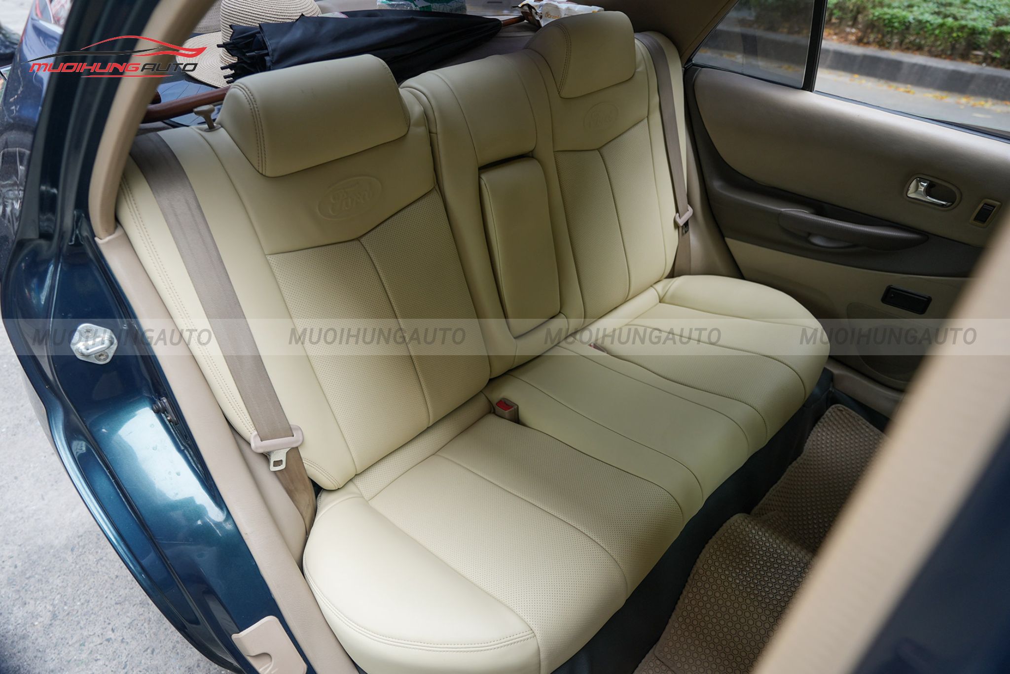 Bọc ghế da xe hơi Ford Laser 2003