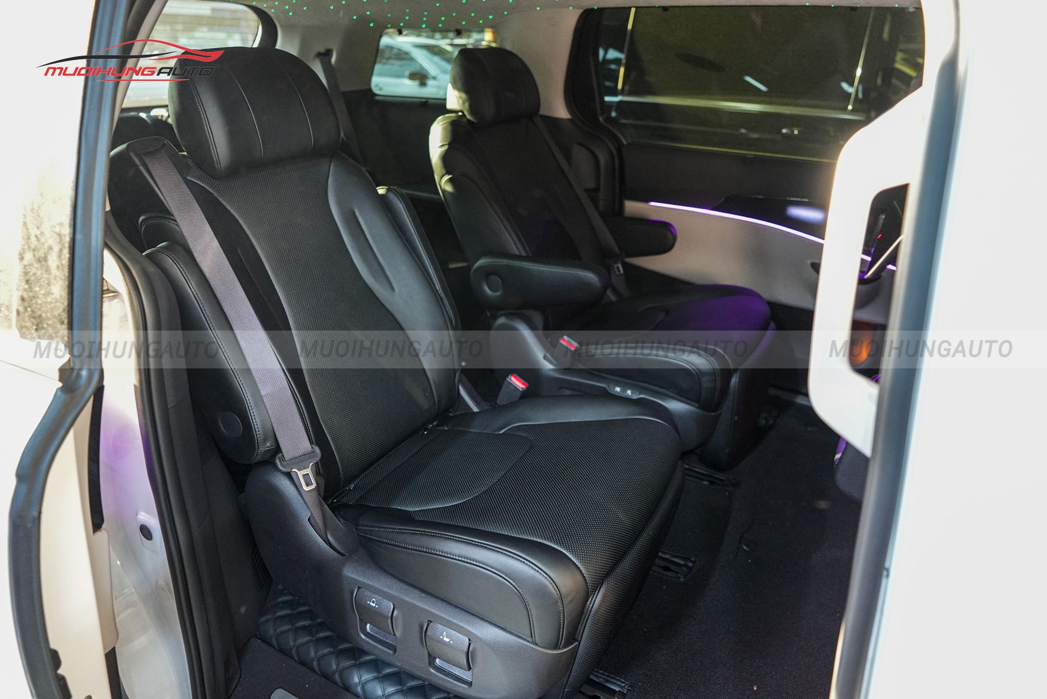 Bọc ghế da xe hơi Kia Carnival