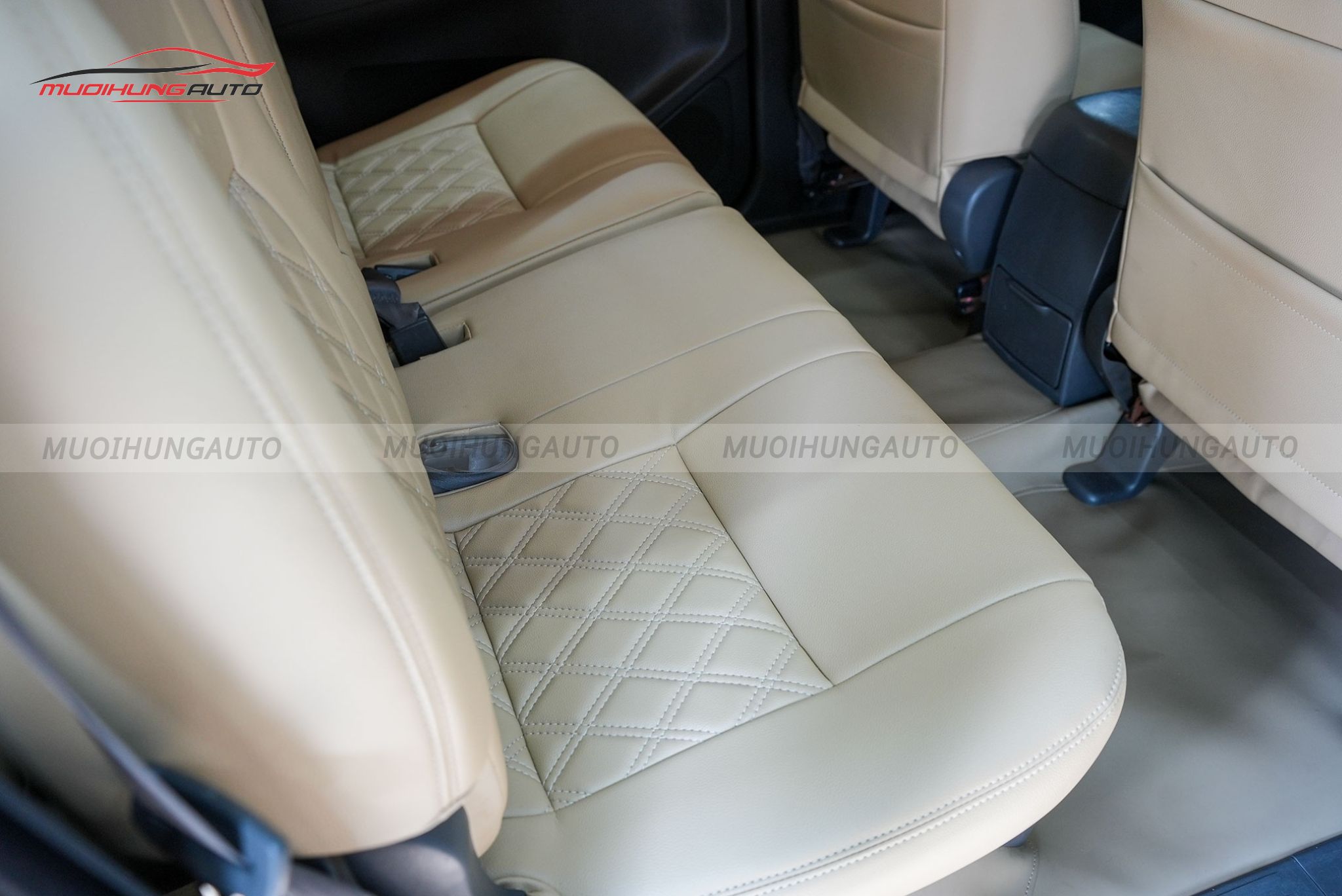 Bọc ghế da xe hơi Toyota Innova 2013