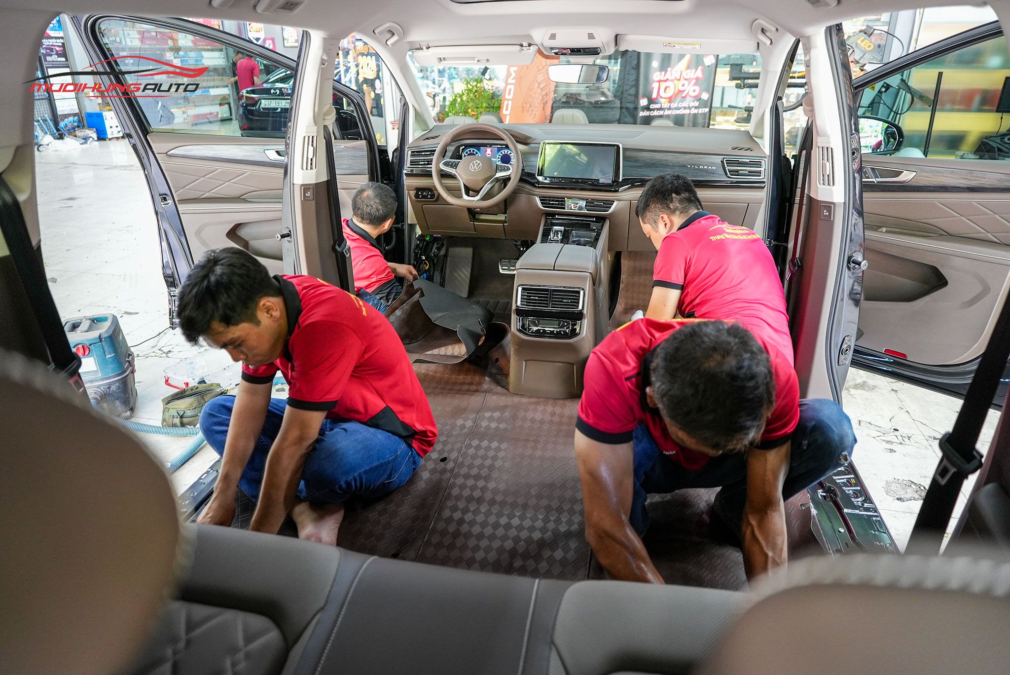 Bọc nguyên sàn Lavor cho xe Volkswagen Viloran