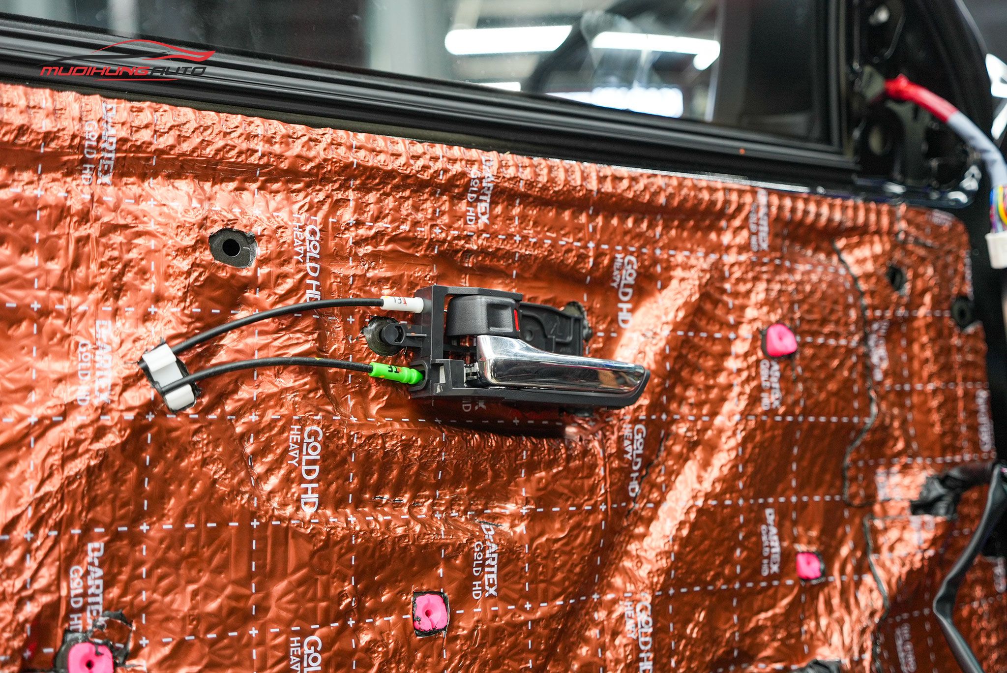 Cách âm 4 cánh cửa xe Toyota Yaris Cross 2024