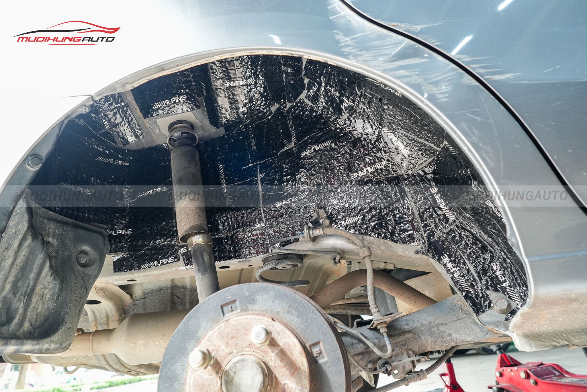 Cách âm 4 hốc bánh Mitsubishi Attrage 2015