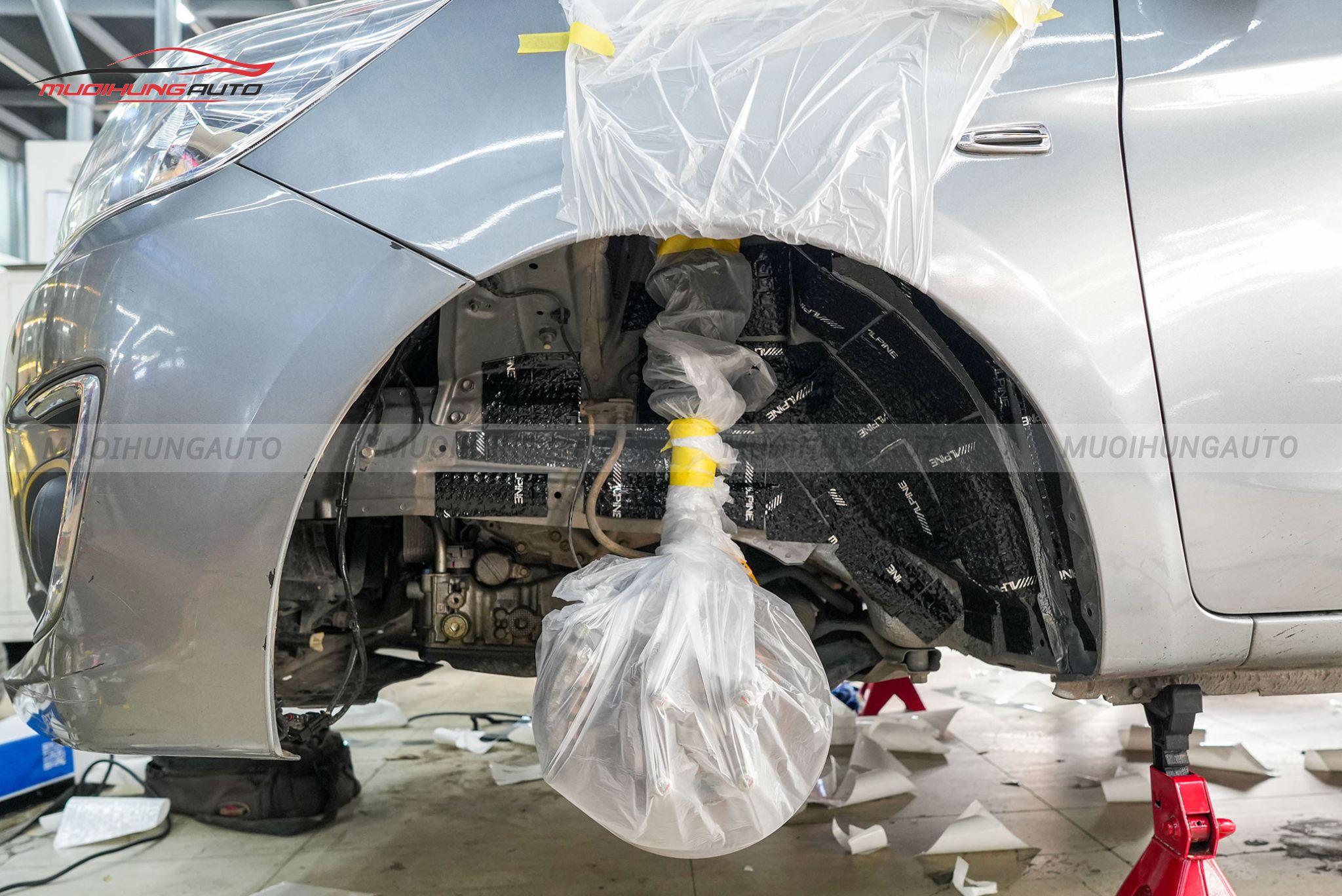 Cách âm 4 hốc bánh xe Mitsubishi Attrage 2015