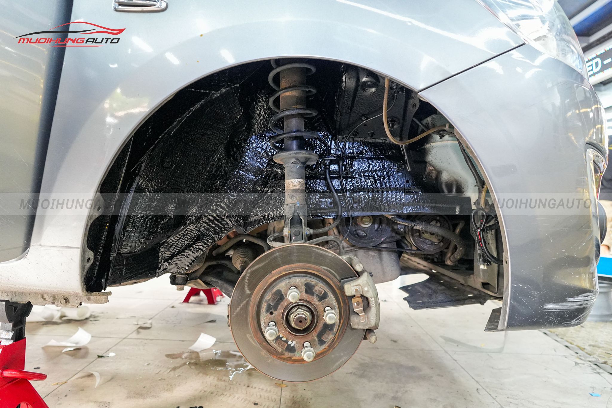 Cách âm chống ồn hốc bánh cho xe Mitsubishi Attrage 2015