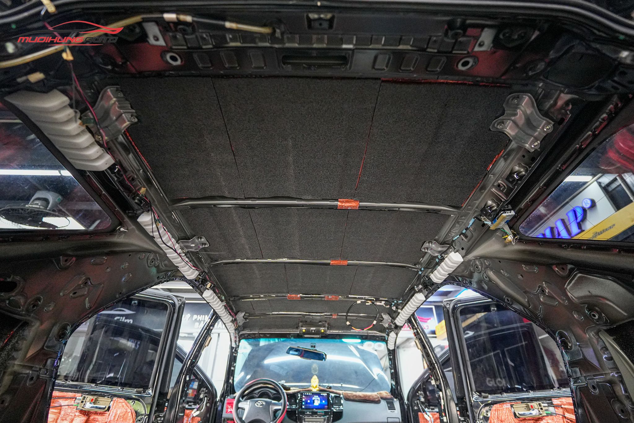 Cách âm chống ồn trần xe cho Toyota Fortuner 2015