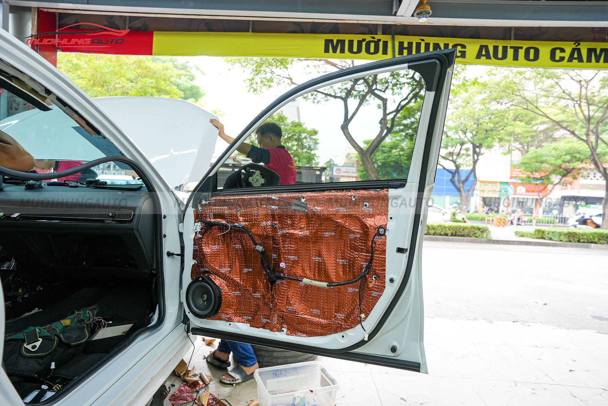 Cách âm cửa xe Vinfast Minio Green