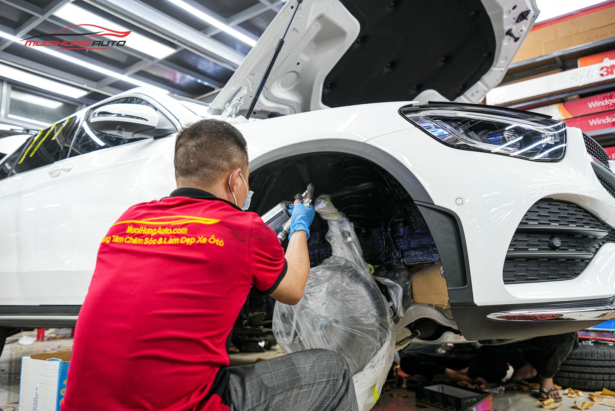 Cách âm hốc bánh cho xe Mercedes GLC 300