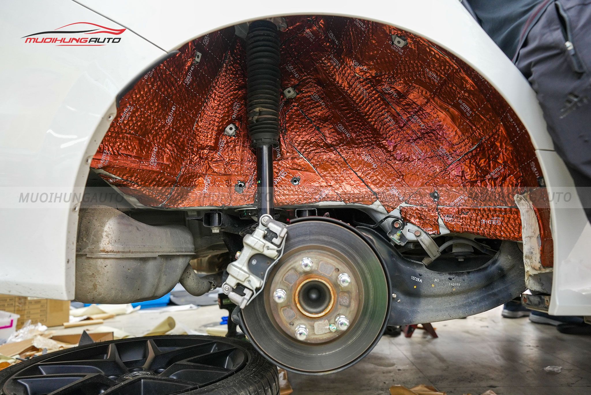 Cách âm hốc bánh Vinfast Minio Green