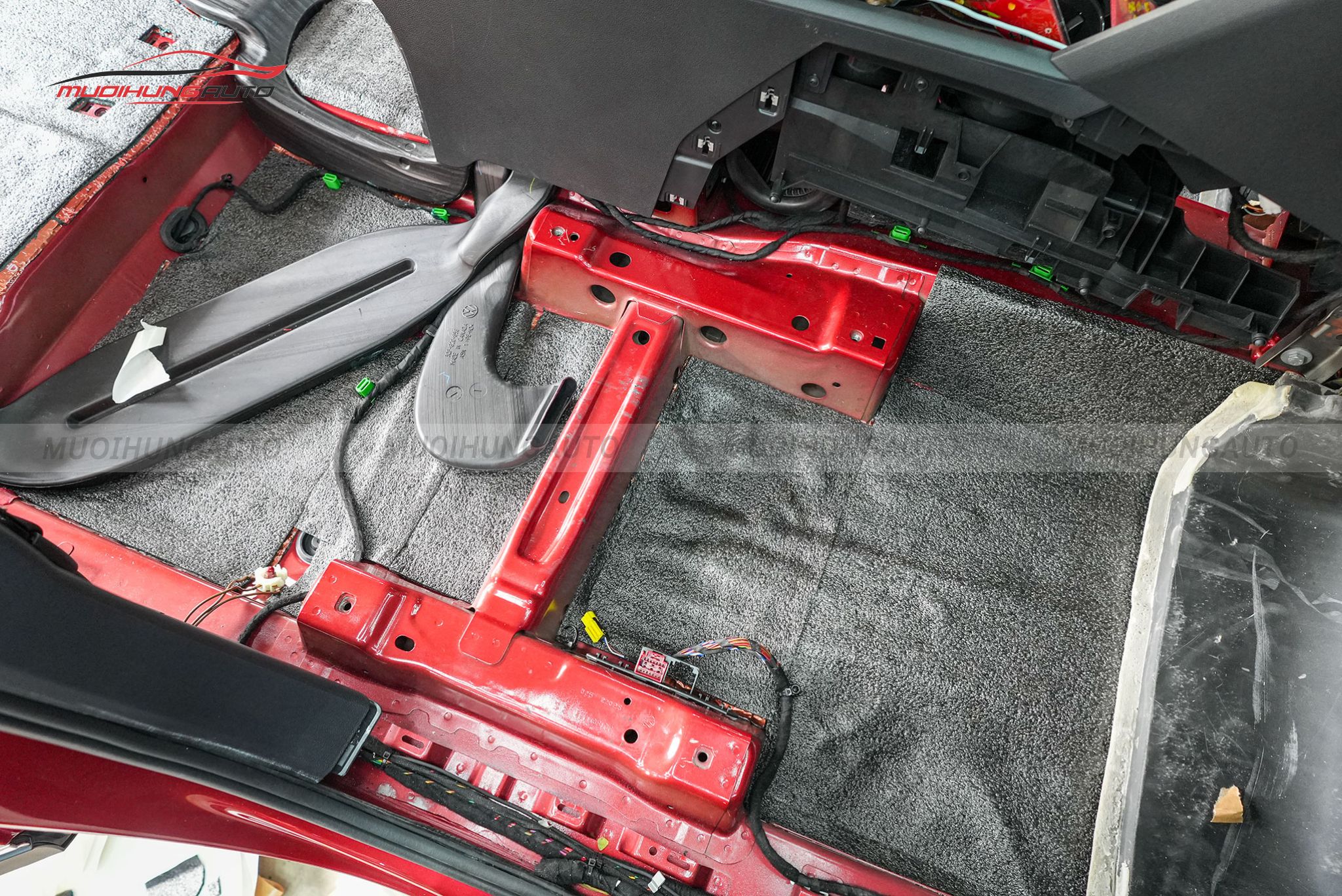 Cách âm sàn xe cho Volkswagen Teramont 2023