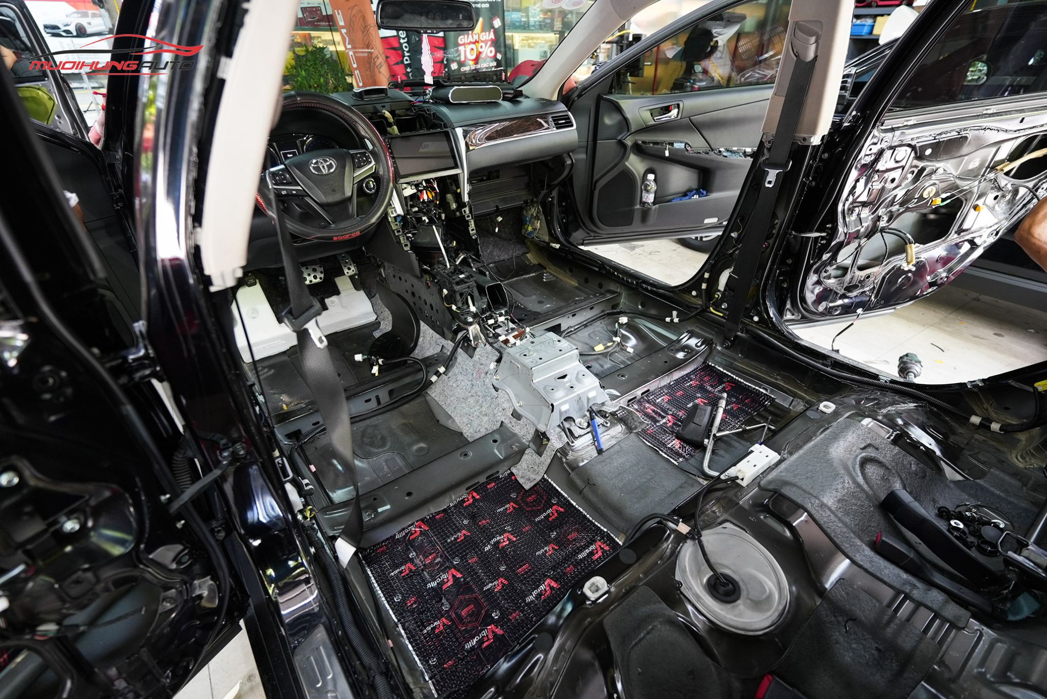 Cách âm sàn xe hơi Toyota Camry 2015