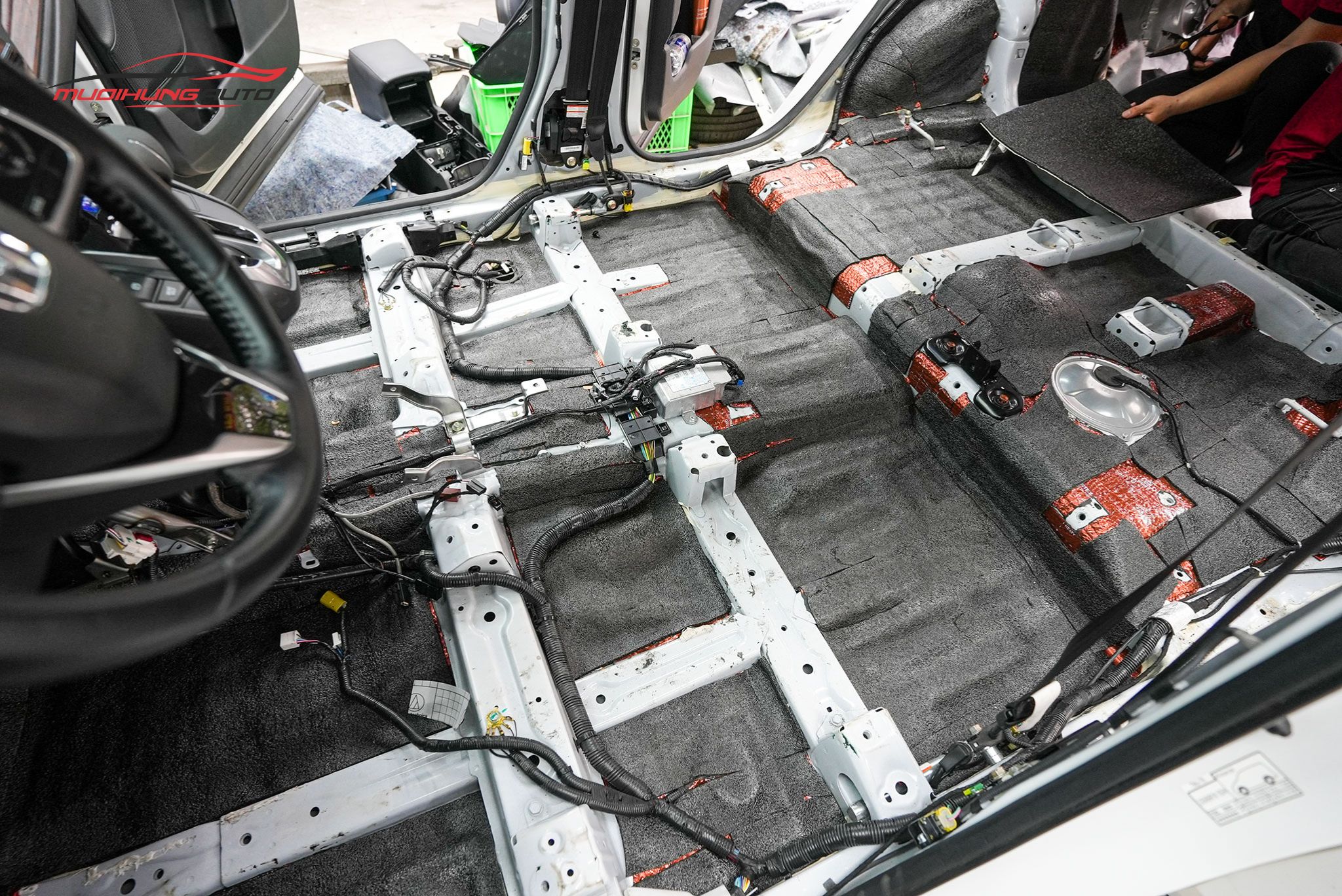 Cách âm sàn xe Honda CRV 2019