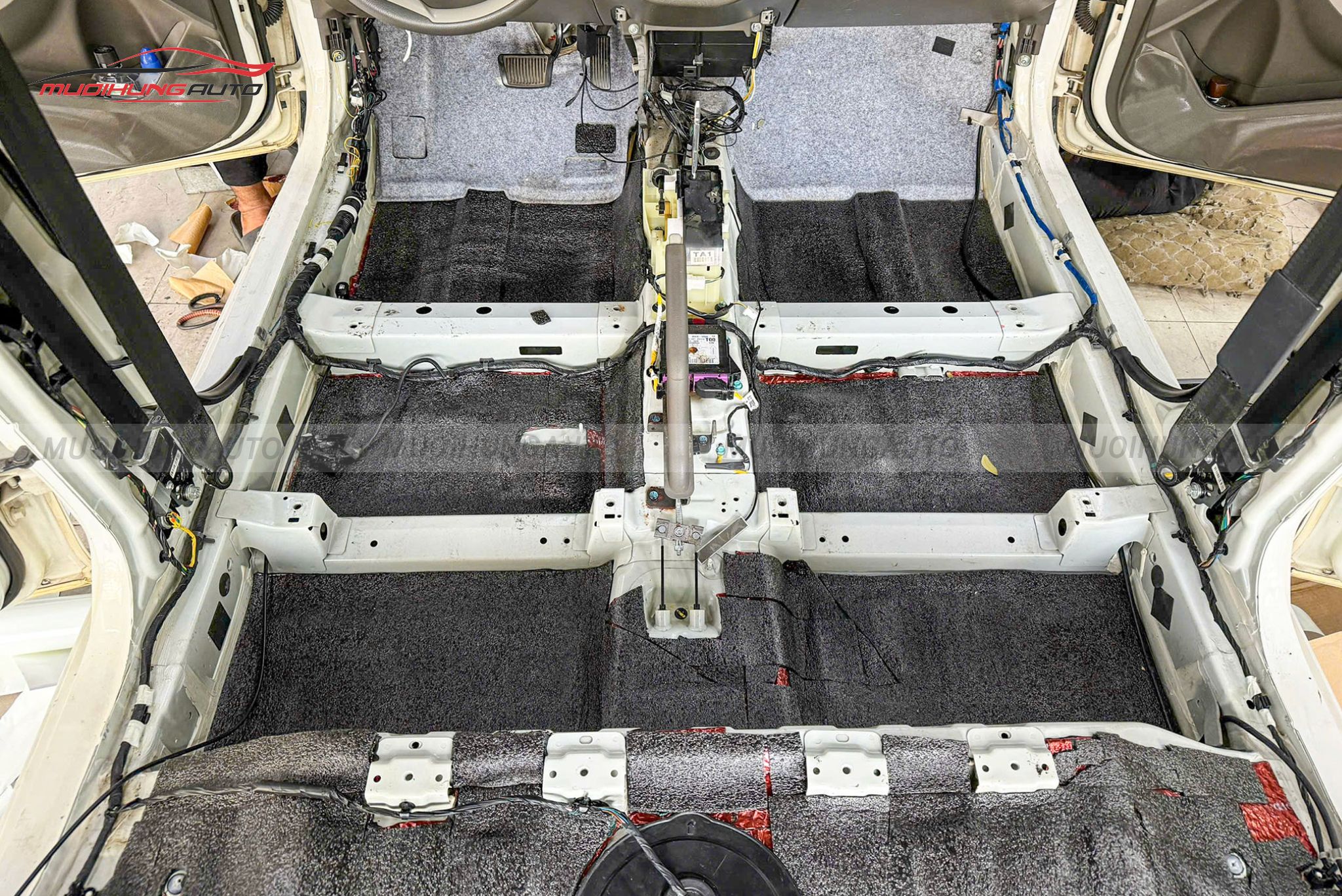 Cách âm sàn xe ô tô Kia Morning 2013