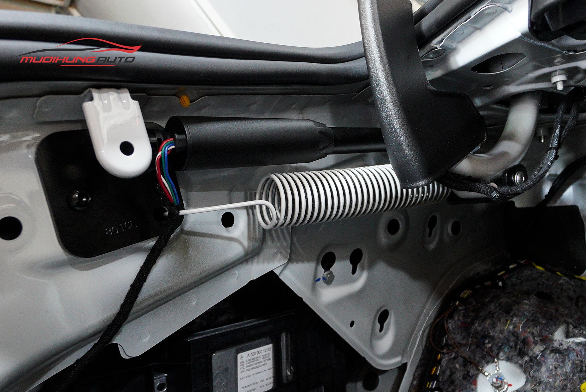 Cốp điện ô tô Mercedes C Class