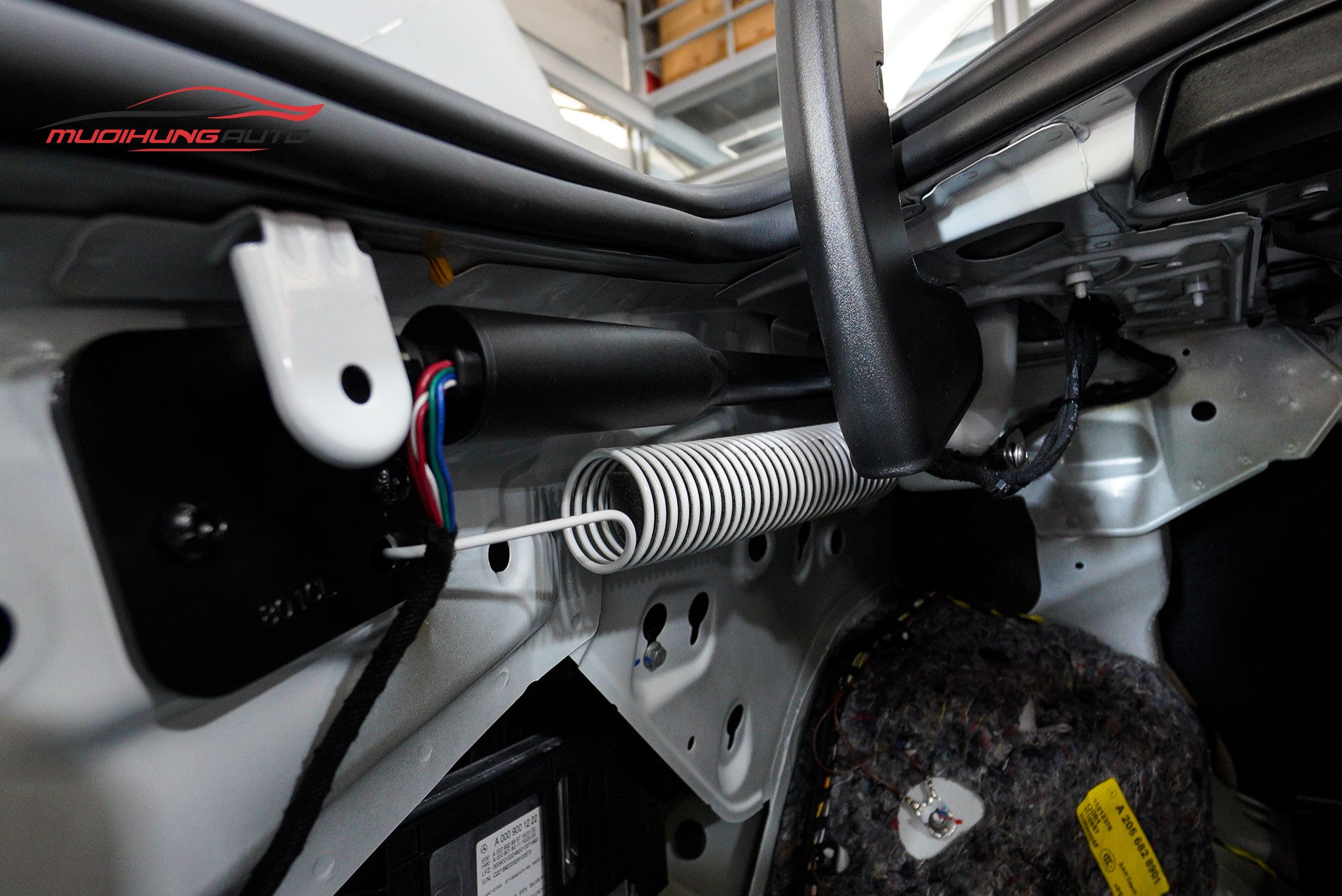 Cốp điện xe hơi Mercedes C Class