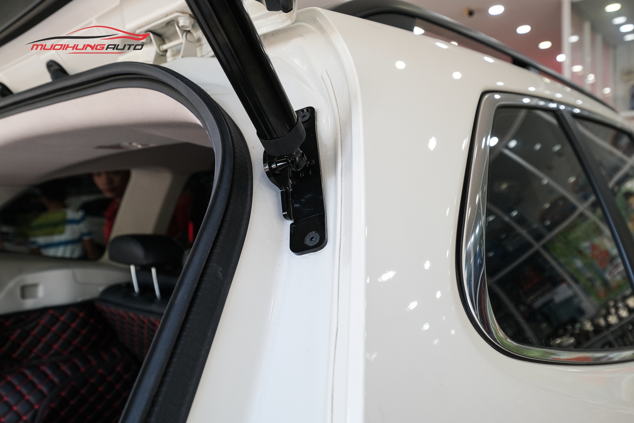 Cốp điện xe hơi Subaru Forester