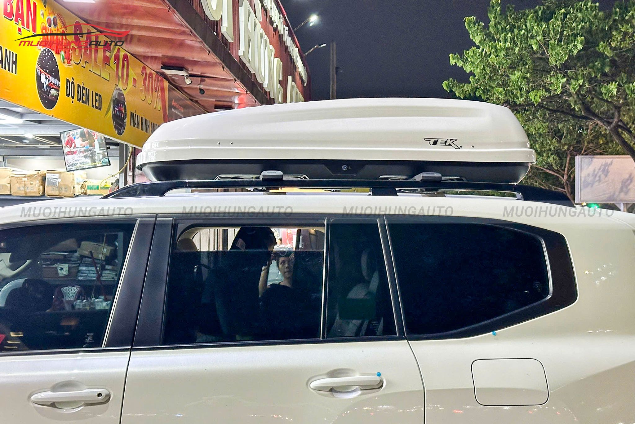 Cốp nóc ô tô Toyota Land Cruiser 2024