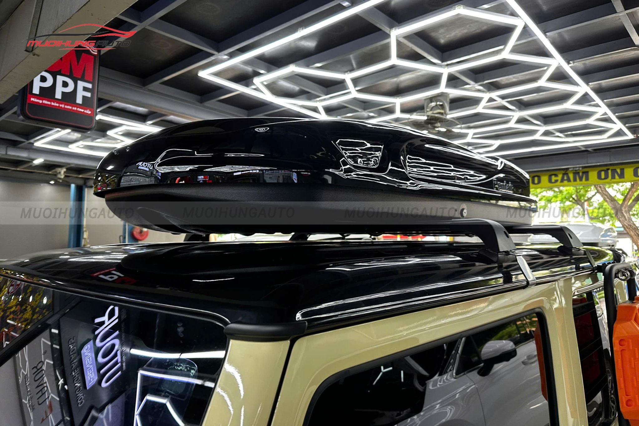 Cốp nóc phi thuyền Suzuki Jimny 2024