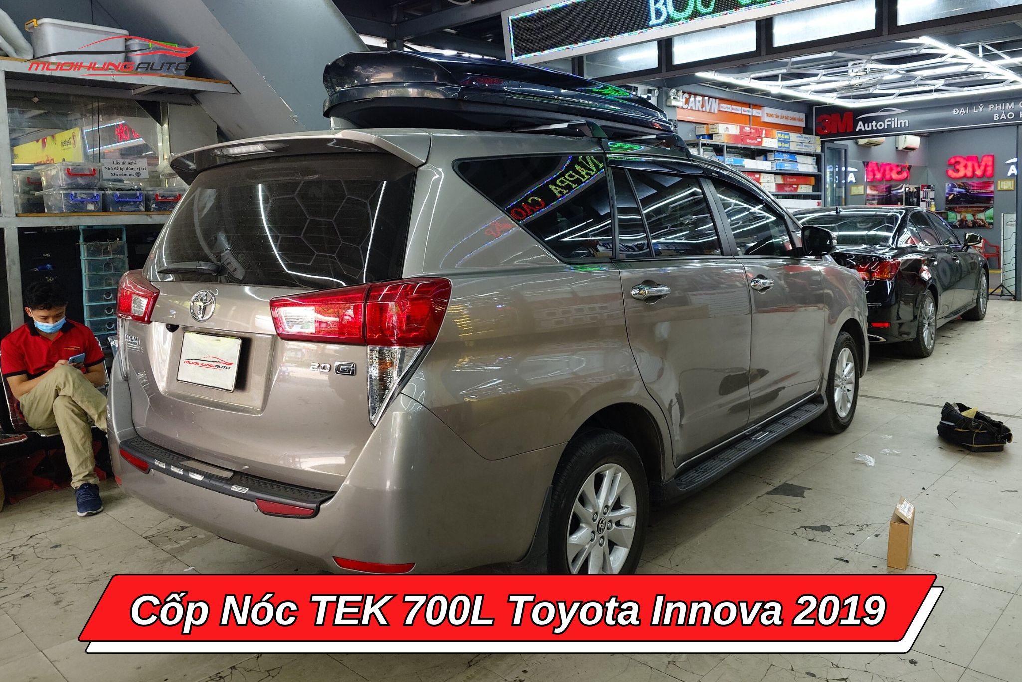 Cốp nóc phi thuyền TEK 700l xe Toyota Innova 2019