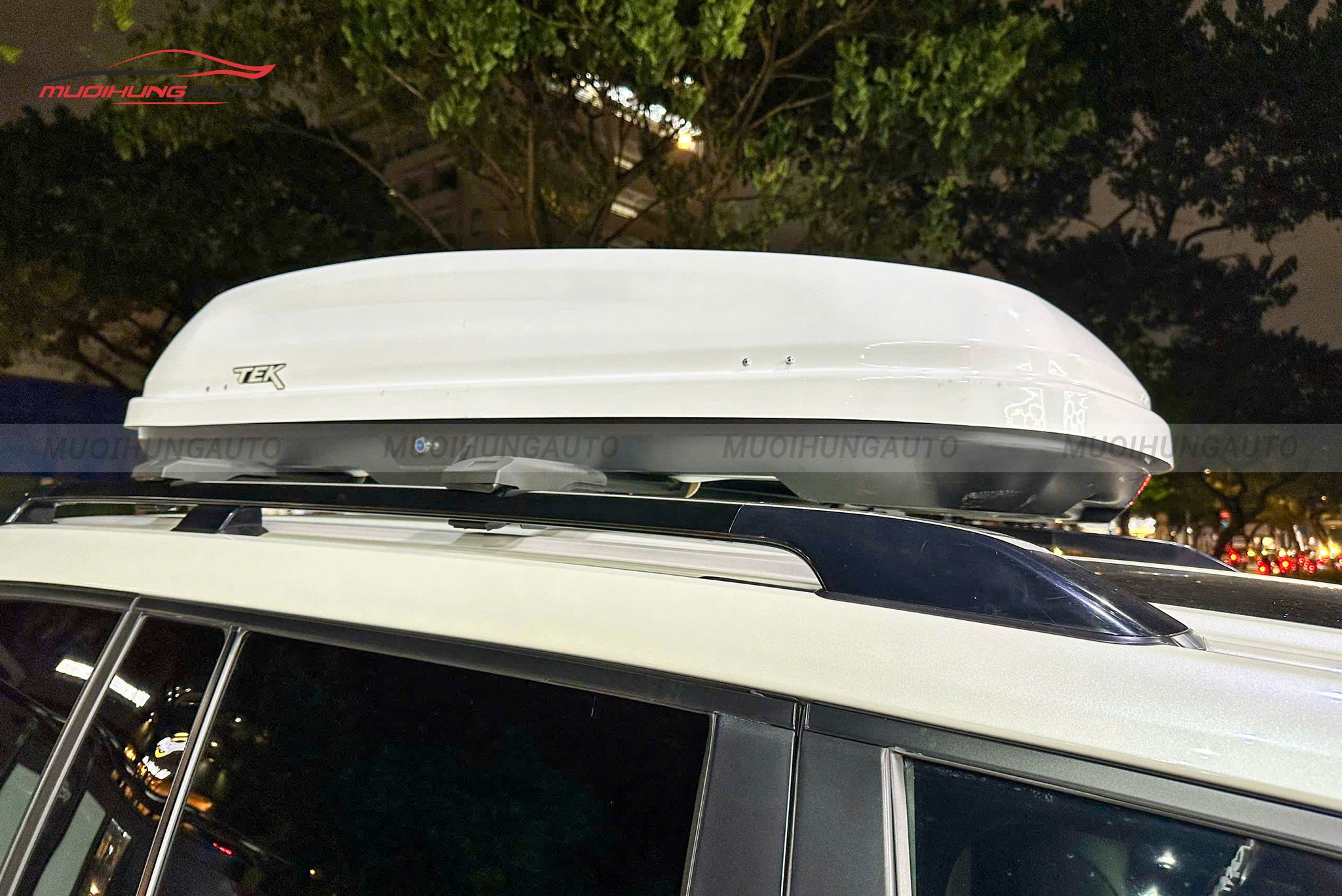 Cốp nóc phi thuyền Toyota Land Cruiser 2024