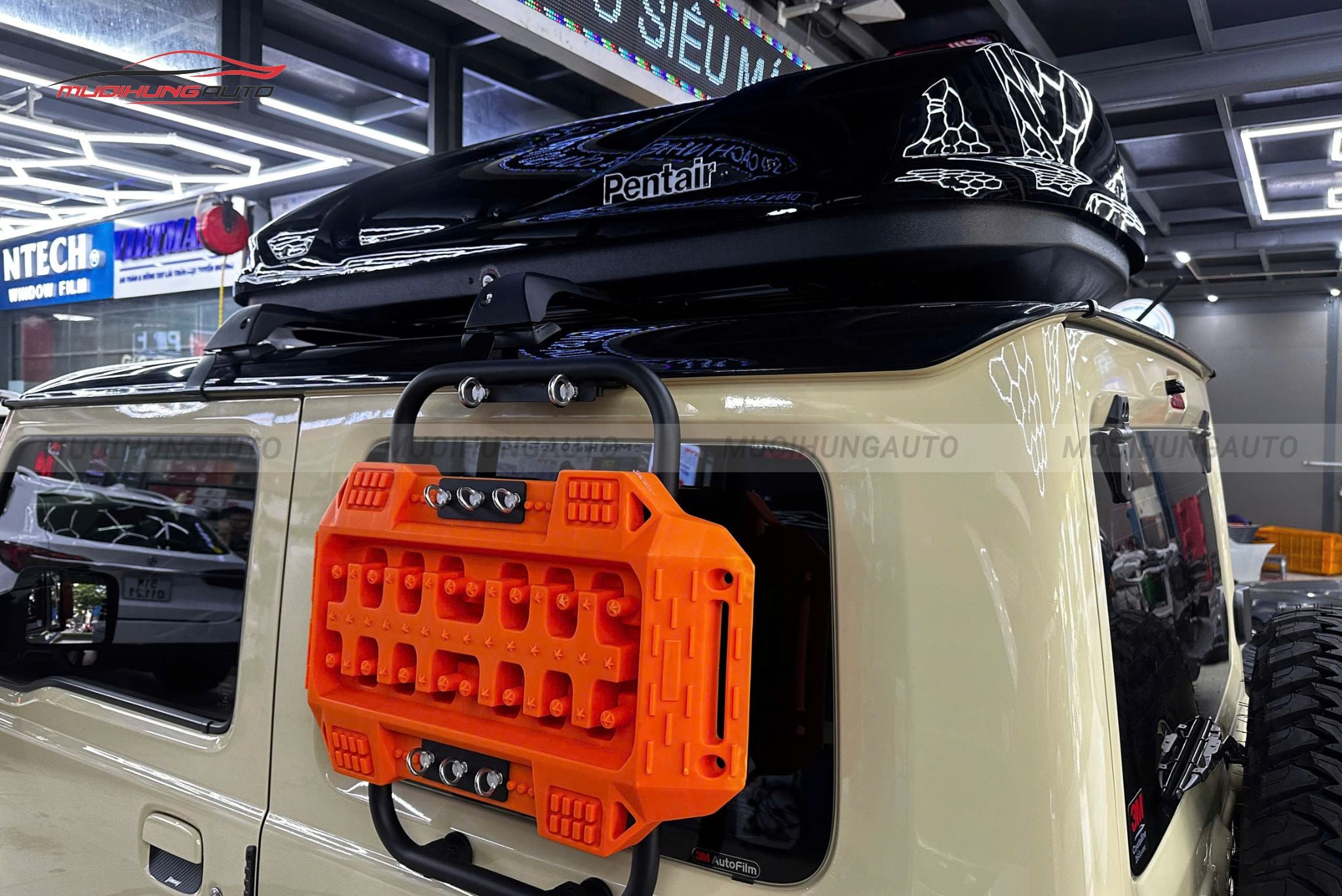 Cốp phi thuyền Suzuki Jimny 2024