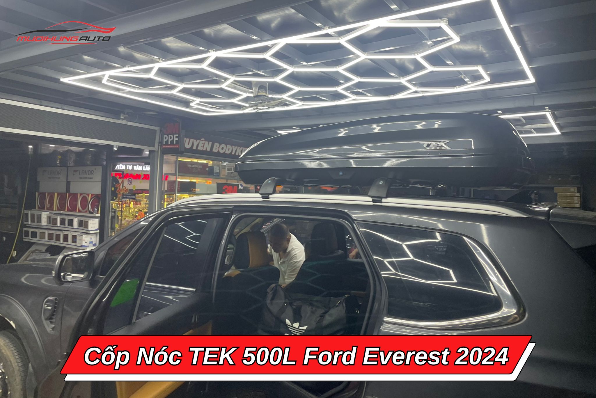 Cốp phi thuyền TEK 500l cho xe Ford Everest 2024