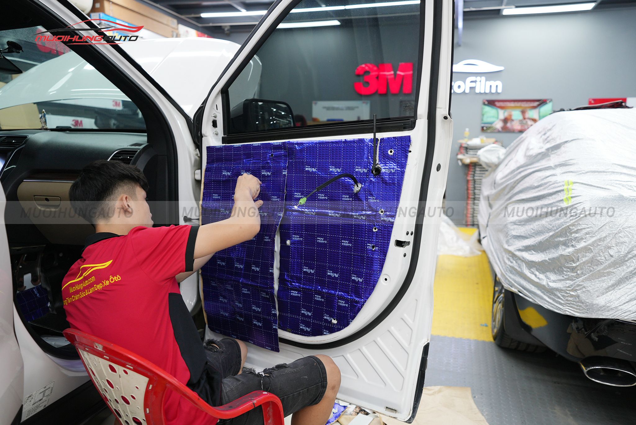 Dán cách âm 4 cửa xe Ford Explorer