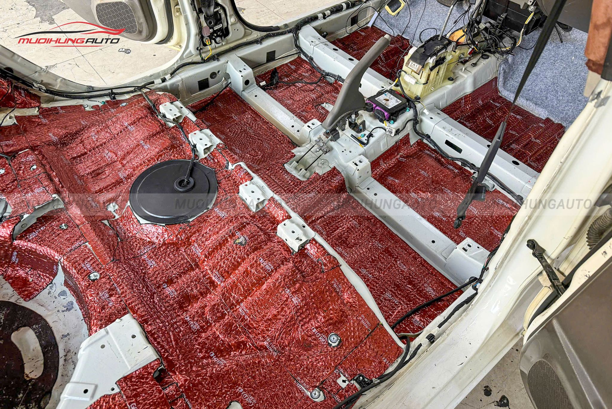 Dán cách âm cho sàn xe Kia Morning 2013