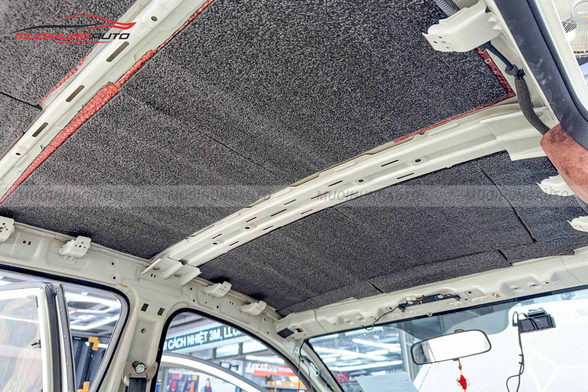 Dán cách âm cho trần xe Vinfast Minio Green