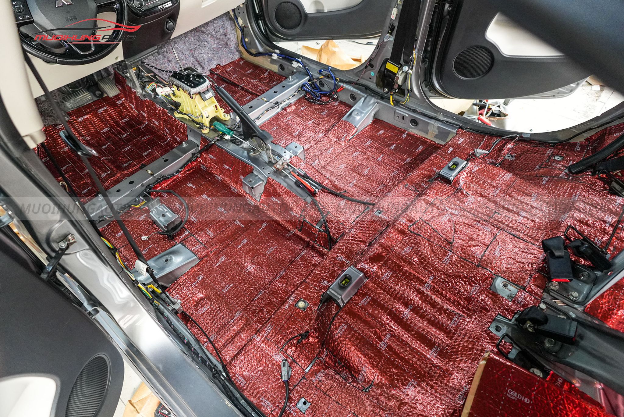 Dán cách âm chống ồn sàn xe cho Mitsubishi Attrage 2016