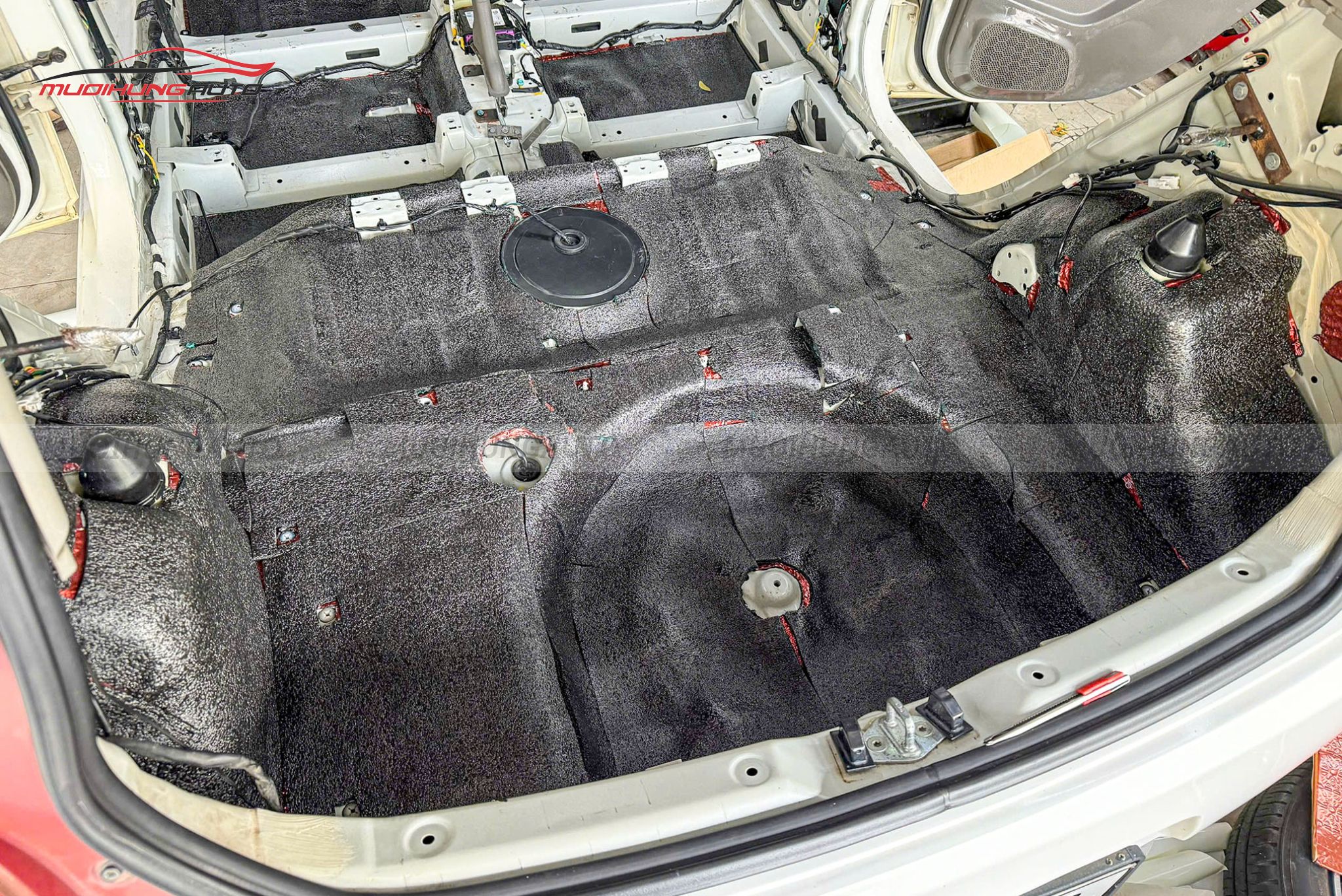 Dán cách âm chống ồn sàn xe Kia Morning 2013