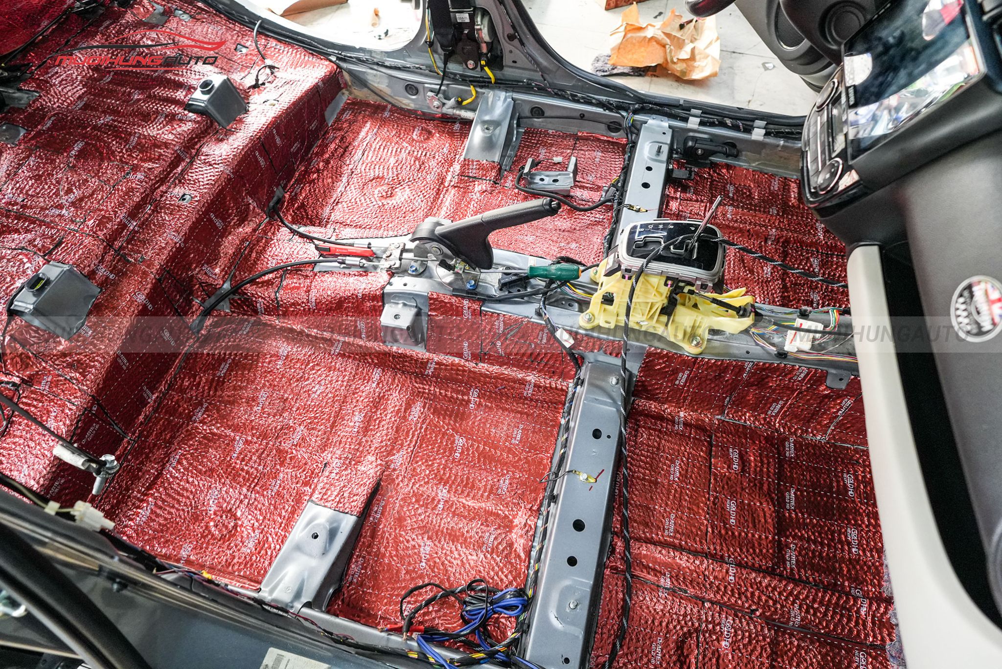 Dán cách âm chống ồn sàn xe Mitsubishi Attrage 2016