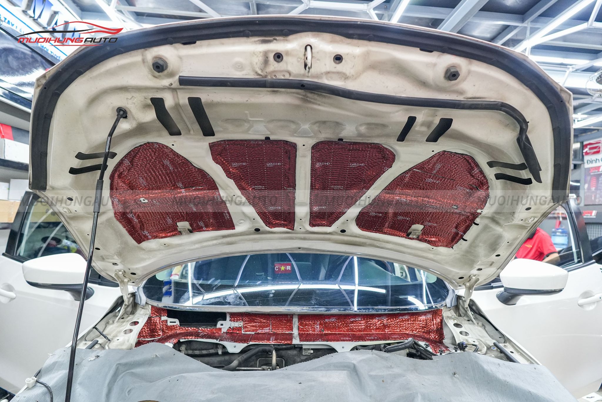 Dán cách âm đường chân kính cho xe Mazda 2 2019