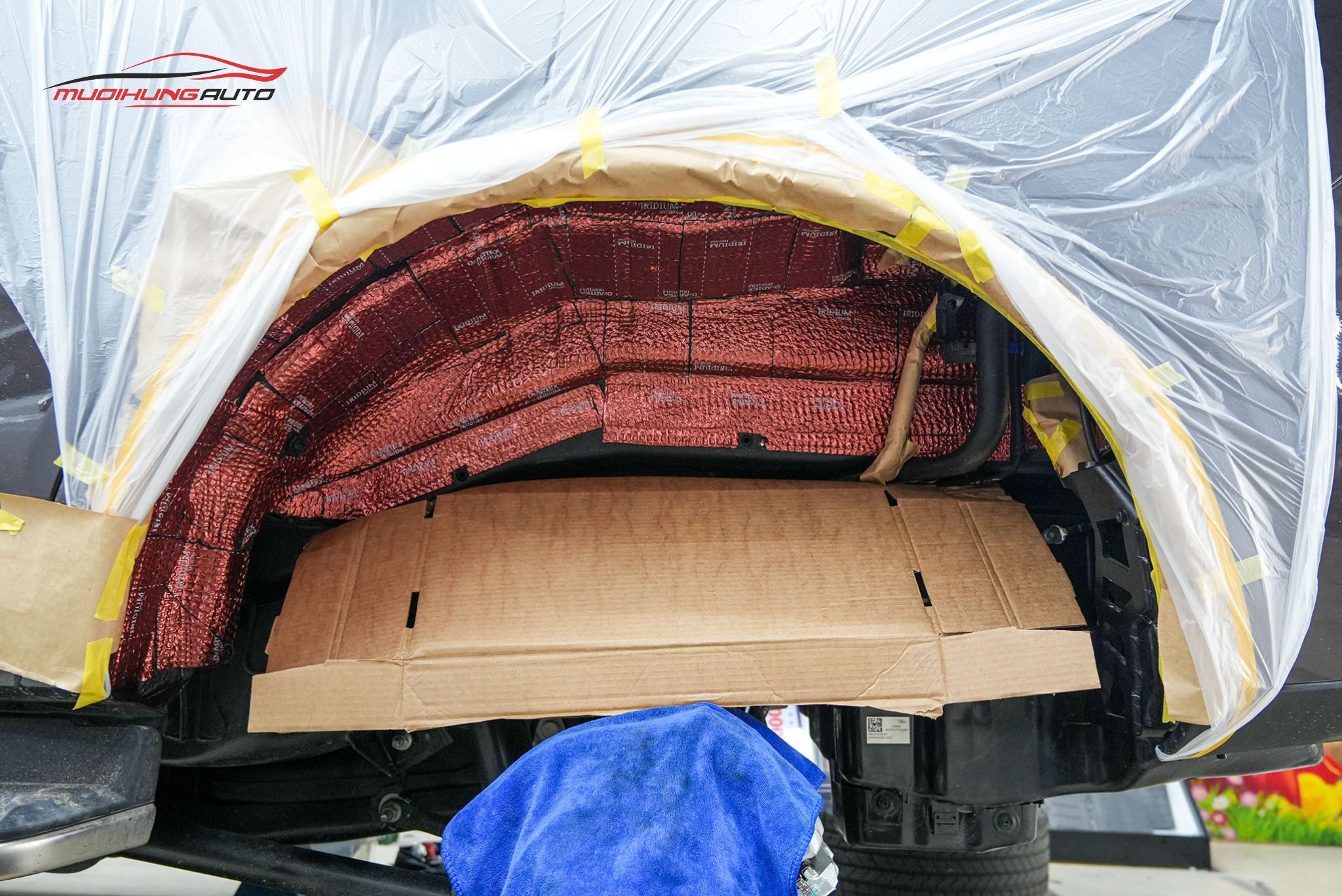 Dán cách âm hốc bánh Ford Everest 2024