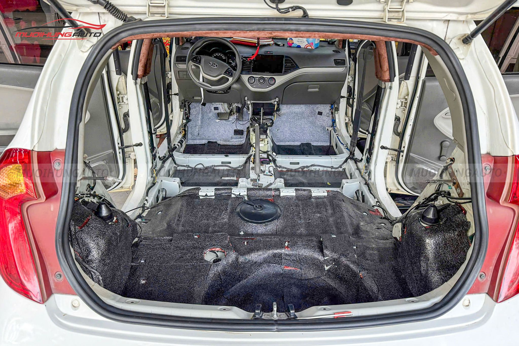 Dán chống ồn sàn xe Kia Morning 2013