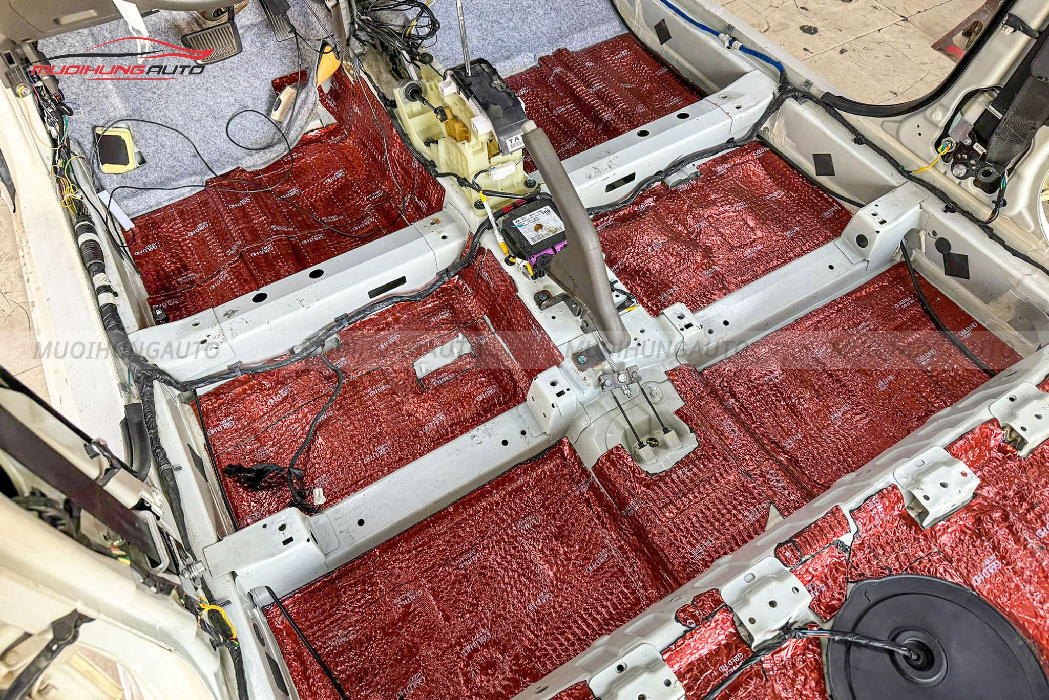 Dán chống ồn sàn xe ô tô Kia Morning 2013