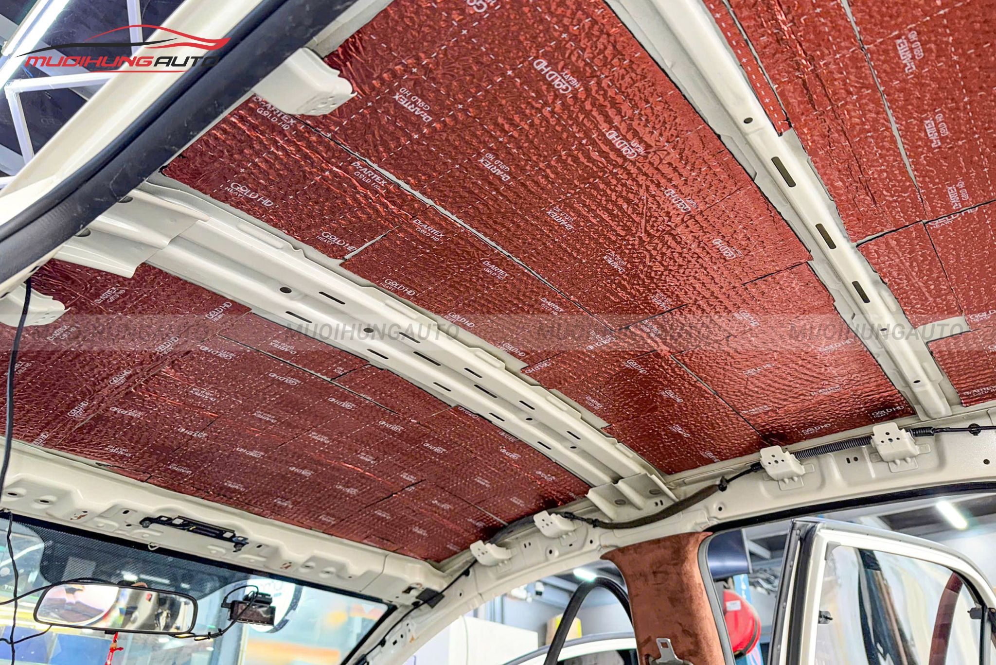 Dán chống ồn trần xe ô tô Vinfast Minio Green