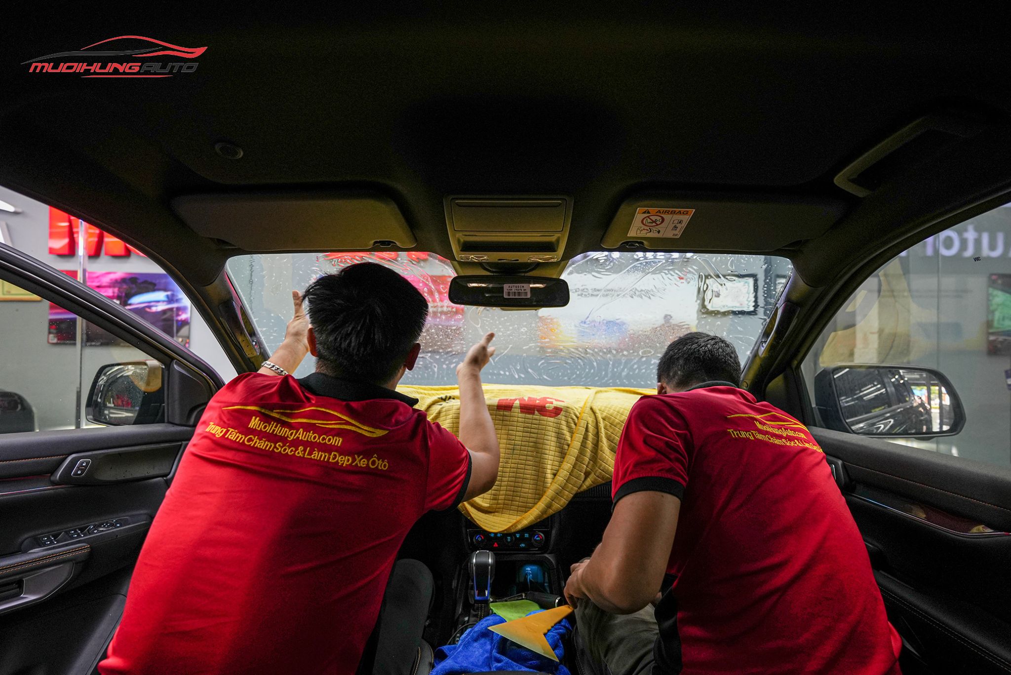 Dán phim cách nhiệt 3M chính hãng Ford Ranger 2023